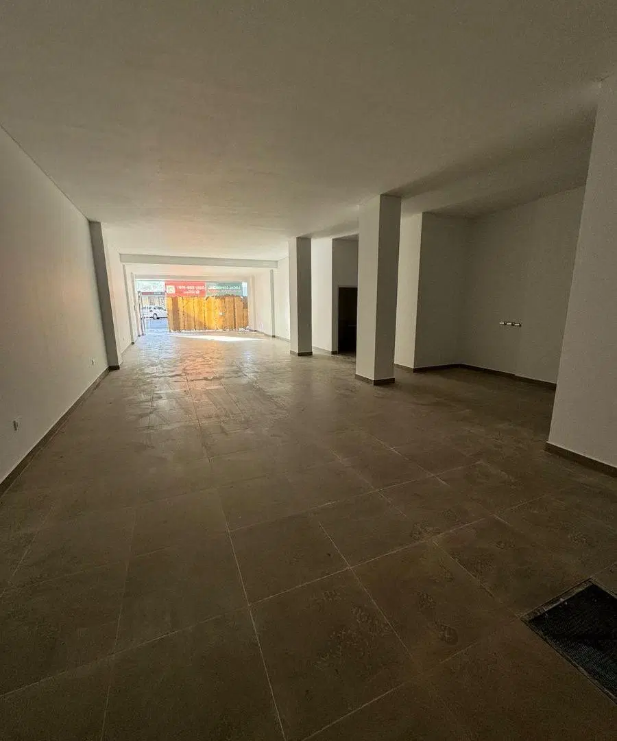 LOCAL COMERCIAL 126mt2 3