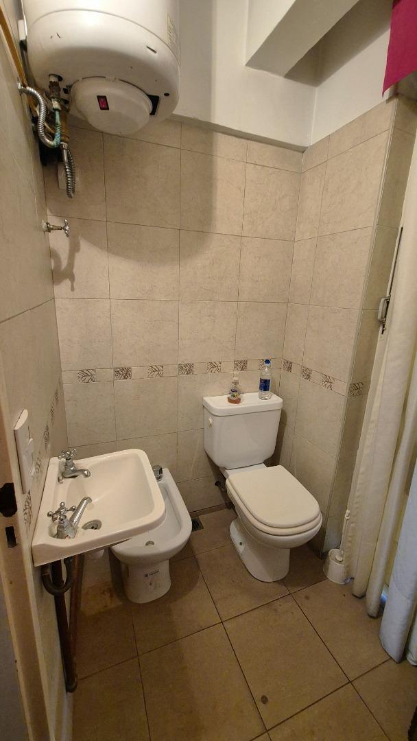 Excelente Oficina de 100 m² Al Frente 2
