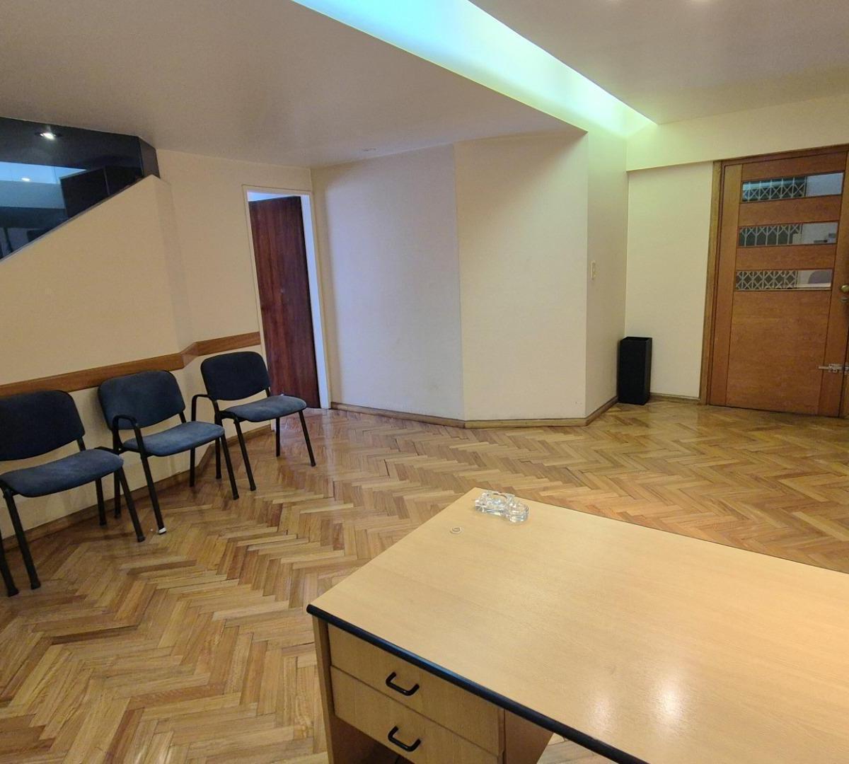 Excelente Oficina de 100 m² Al Frente 3