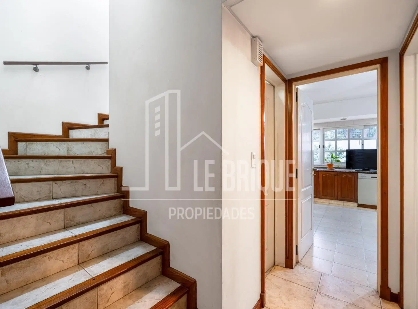 Espectacular Casa Lote propio 5 ambientes 3