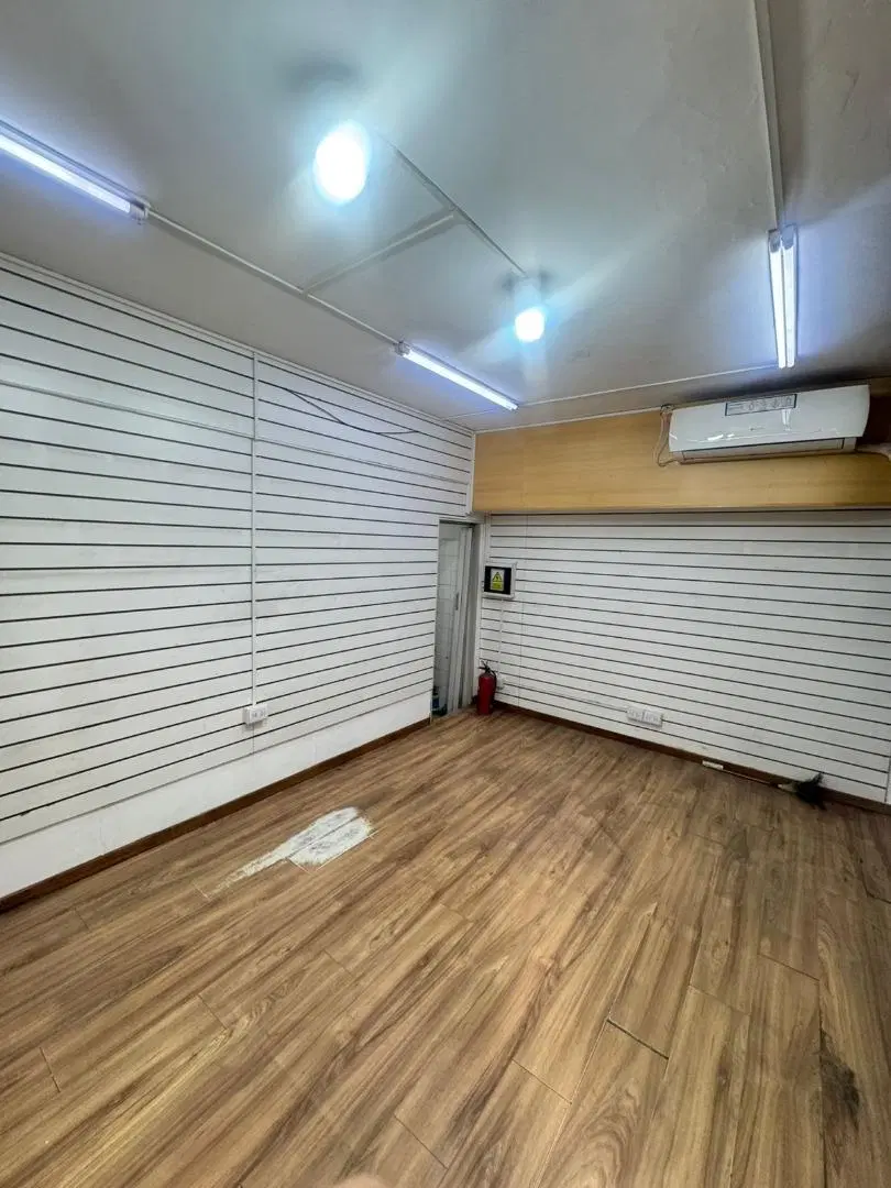 Excelente local de 20 m2 + aire acondicionado 2
