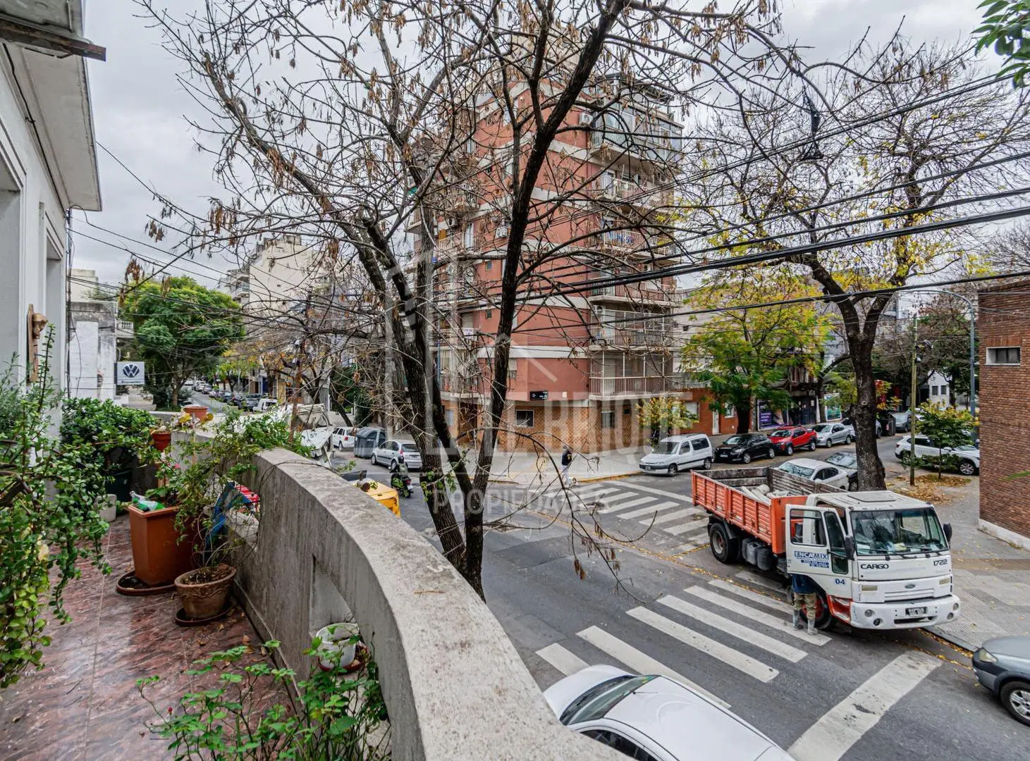 5 amb + Patio, Terraza y Quincho - Le Brique Propiedades - 1