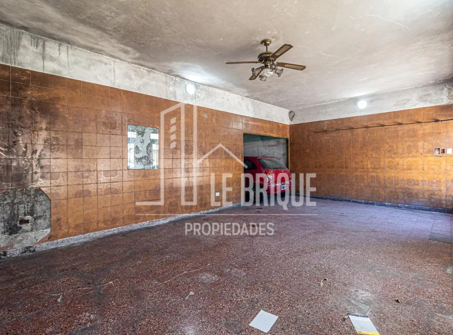 Local en lote propio 8.66x21 1