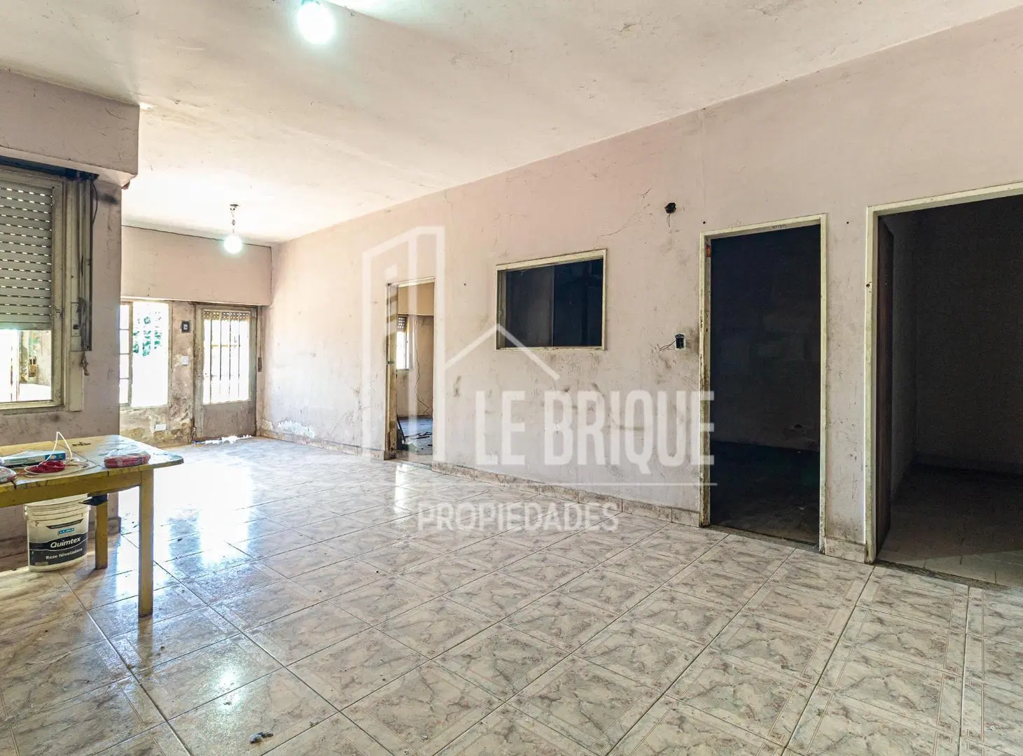 Local en lote propio 8.66x21 4