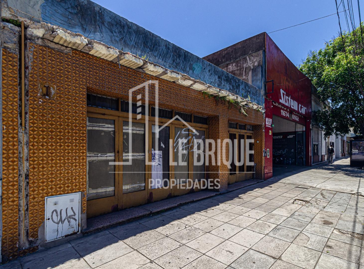 Local en lote propio 8.66x21