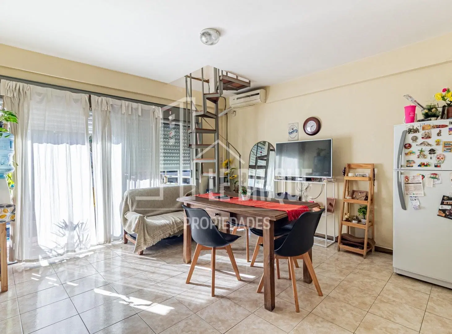 Excelente Depto con Balcon en 2 plantas 3