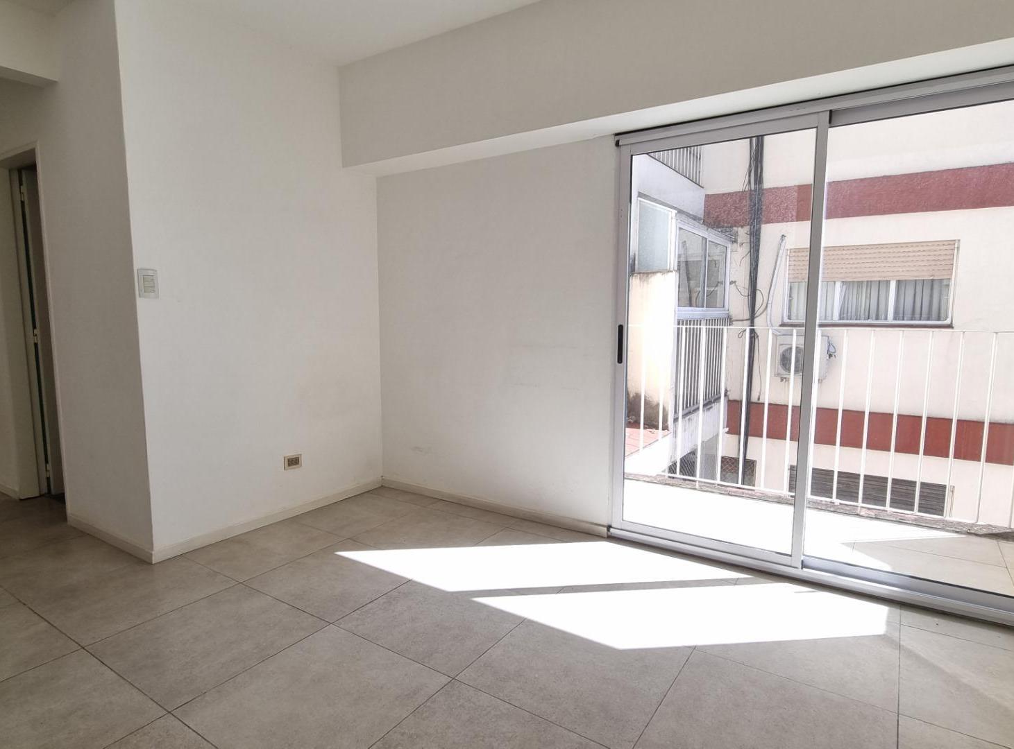 Foto de Excelente departamento con Doble balcón, imagen 2