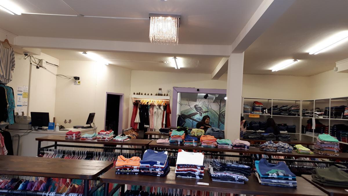 RETASADO!! Local con terreno propio, más Departamento y Oficinas (a terminar)- Centro