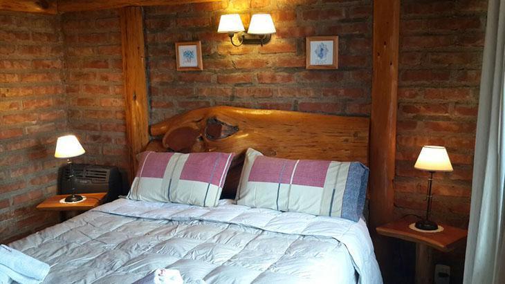 Hotel con Vista Al Lago Nahuel Huapi - Los Cipresales - Bariloche 4