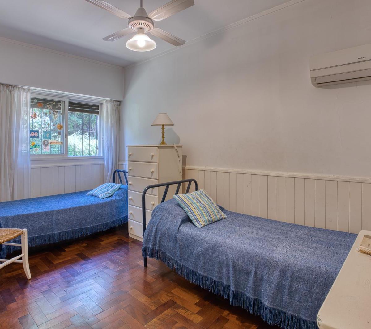 Casa Venta Fisherton 4 Dorm. Patio Parquizado Cochera 5
