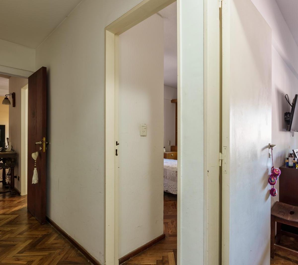 Departamento Venta Barrio Centro 4 Dorm. Balcón Patio Cochera 2