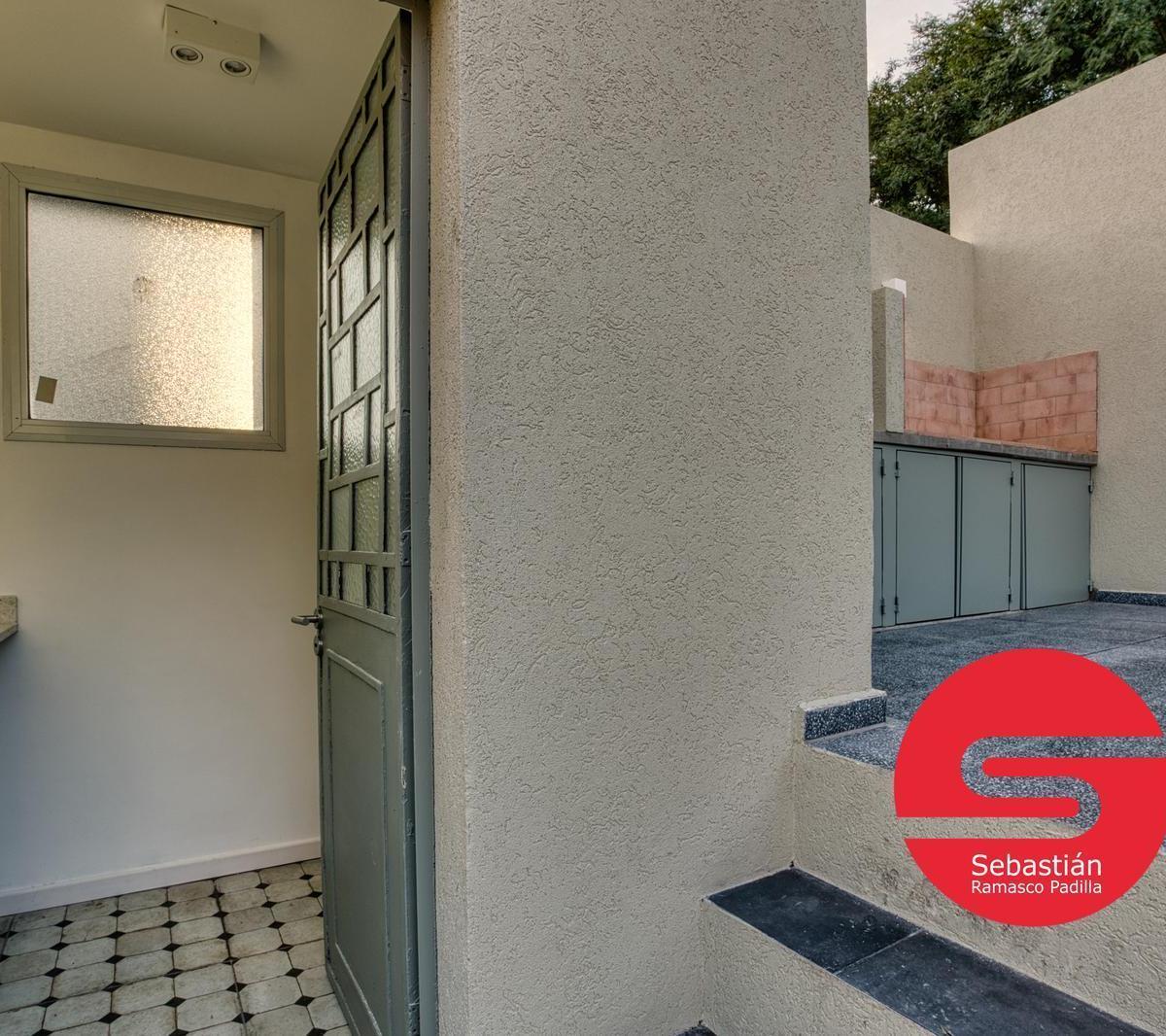 Casa Venta Echesortu 3 Dorm. Terraza Parrillero y Pileta Cochera Frente Al Club Plaza 5