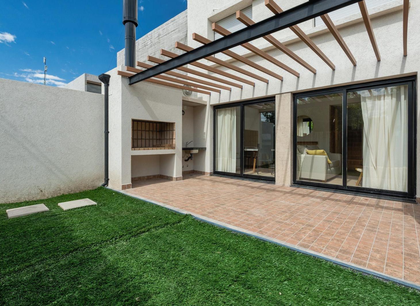 Casa en venta Funes Condominio Las Calandrias 2 Dormitorios amplio luminoso calidad