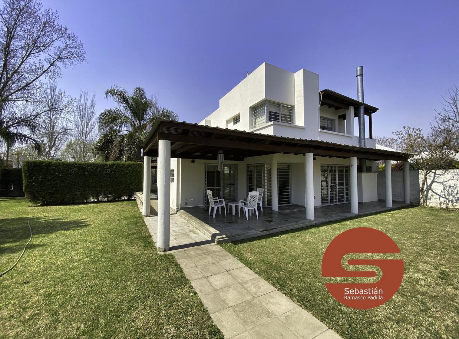 Casa venta abrrio fisherton 4 dormitorios en 2 plantas jardin cochera amplio categoria oportunidad