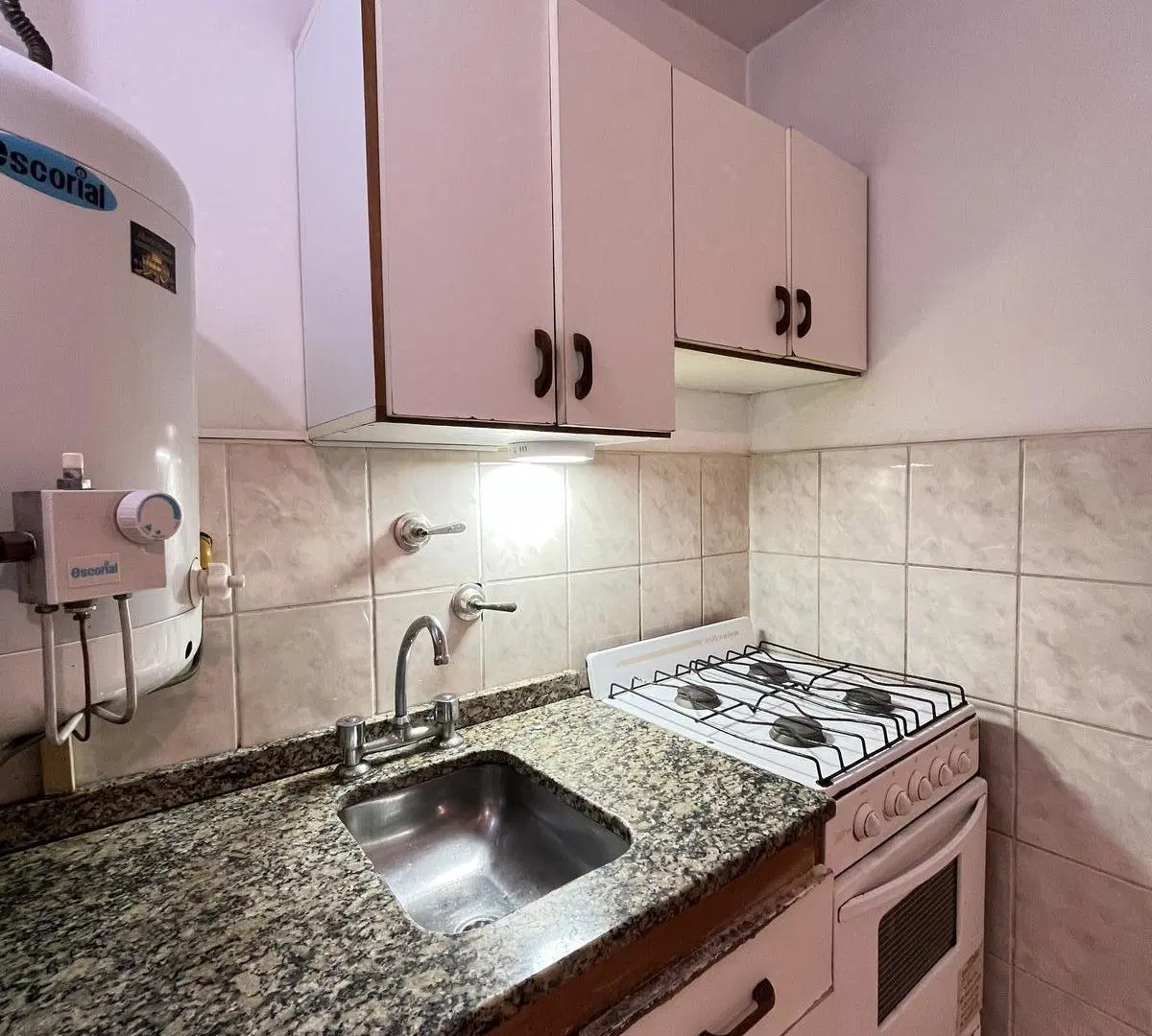 Departamento en alquiler, un dormitorio, luminoso, planta baja, barrio abasto 4