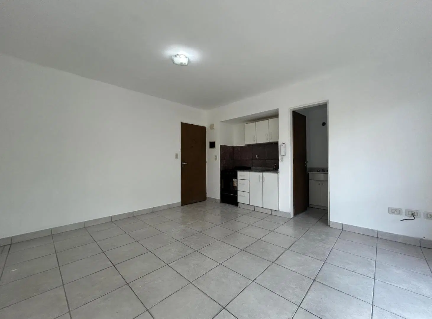 Monoambiente en alquiler con balcon 4