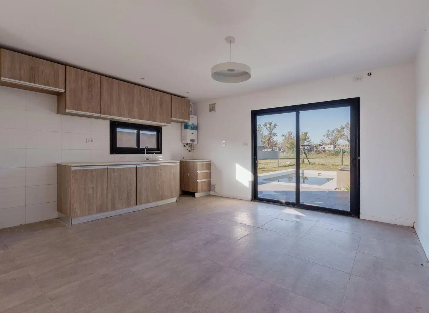 casa duplex en venta funes 2 dormitorios amplio luminoso parrillero piscina jardin oportunidad 2
