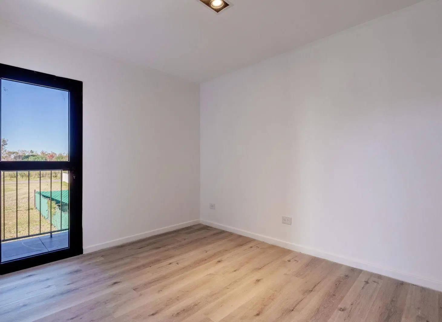 casa duplex en venta funes 2 dormitorios amplio luminoso parrillero piscina jardin oportunidad 4