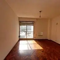 monoambiente en alquiler, ideal estudiantes, centro. 3