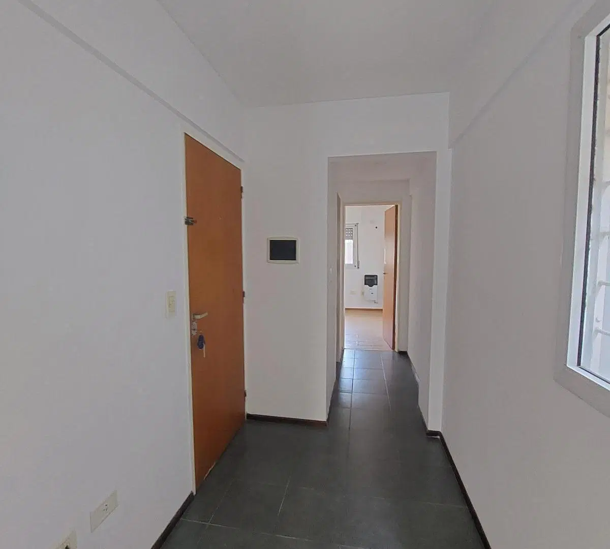 Departamento en alquiler, un dormitorio, moderno, amplio, balcón, barrio parque. 5