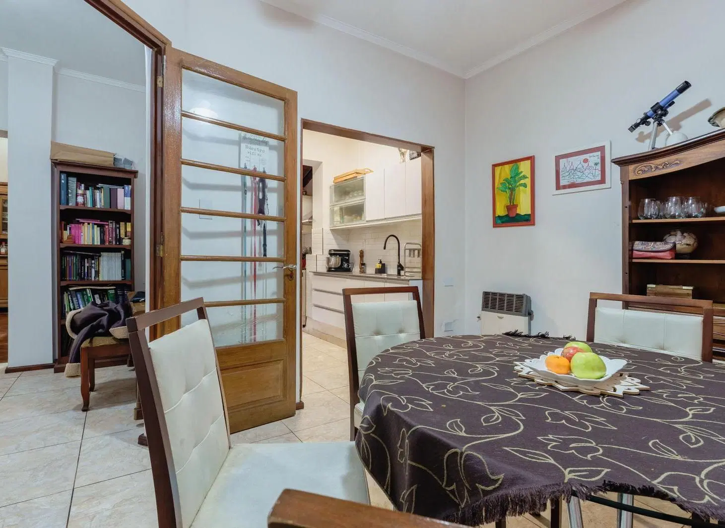 Casa en venta barrio barrio echesortu 3 dormiotrios cochera terraza lavadero patio 2 plantas 5