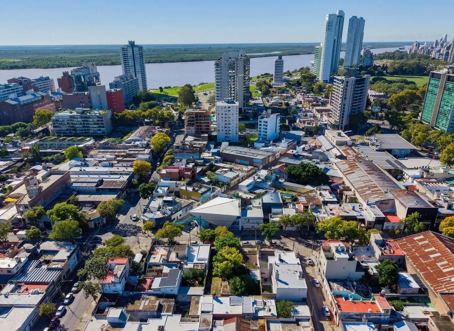 Terreno en venta barrio refinería 8 metros frente 14metros fondo oportunidad constructora PB 3 pisos 8