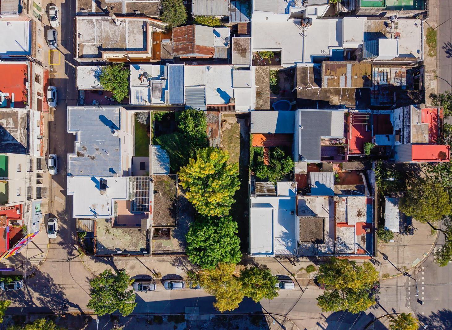 Terreno en venta barrio refinería 8 metros frente 14metros fondo oportunidad constructora PB 3 pisos