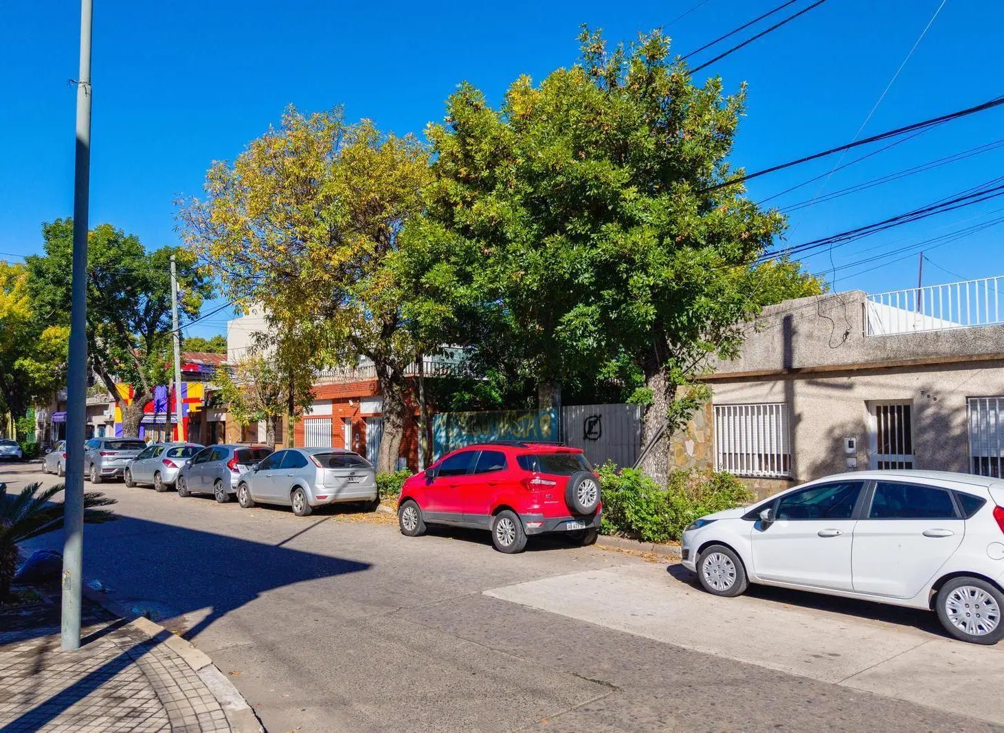Terreno en venta barrio refinería 8 metros frente 14metros fondo oportunidad constructora PB 3 pisos 1