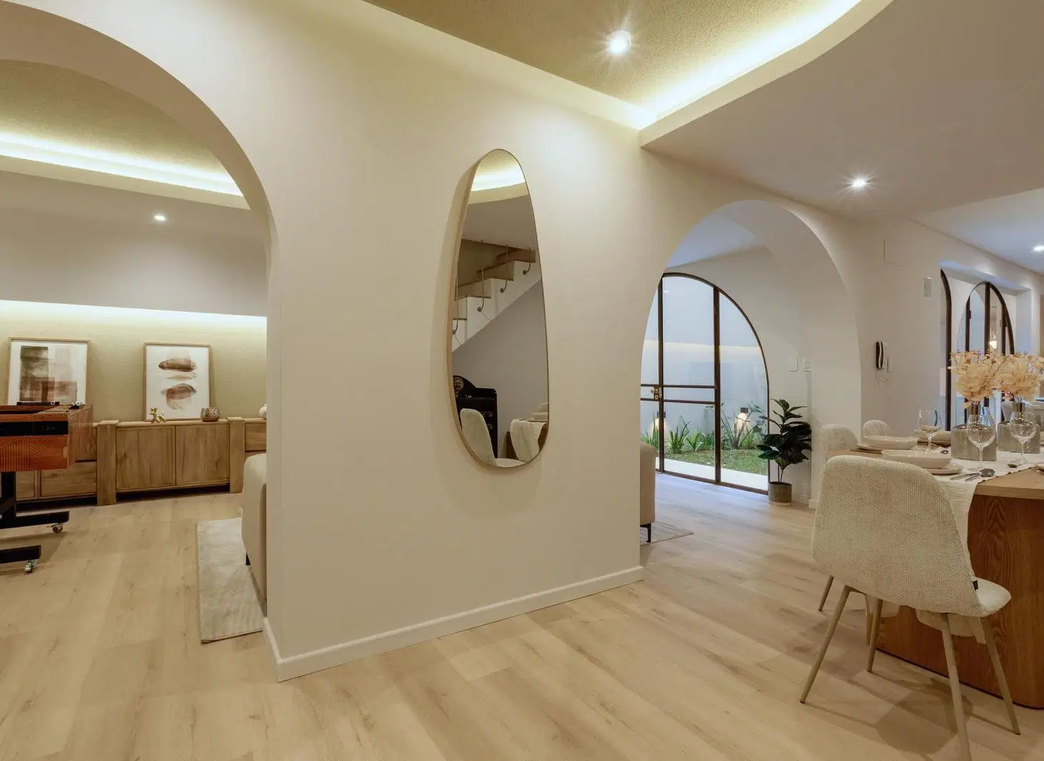 Casa en venta barrio lourdes 3 dormitorios amplio luminoso patio terraza parrillero cochera piscina 2