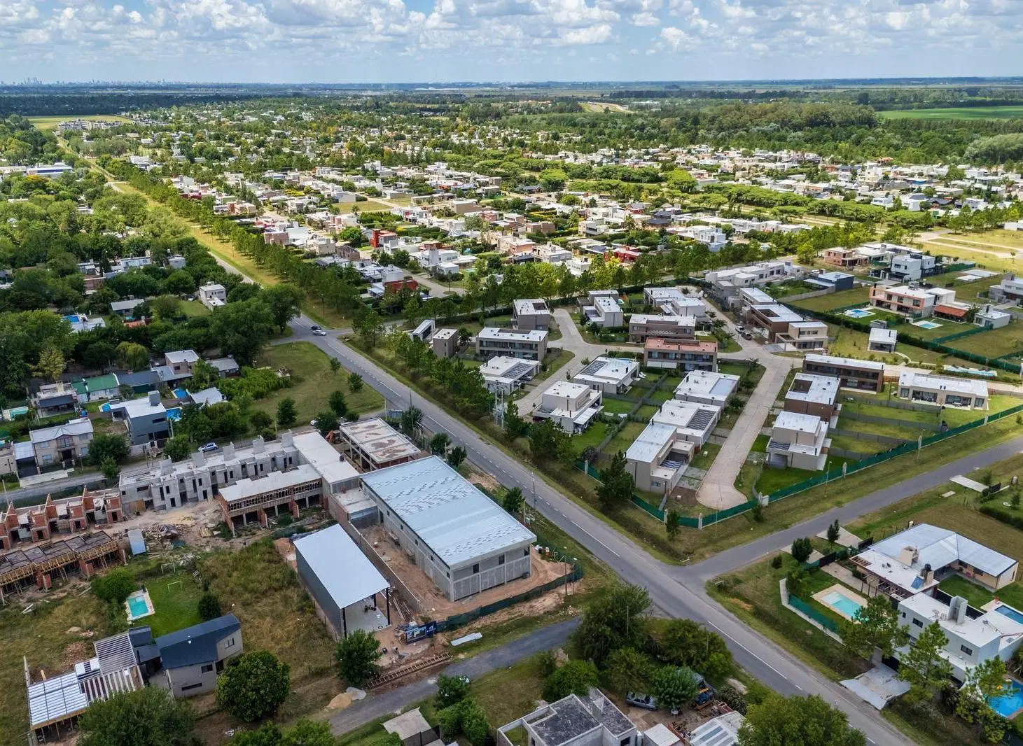 Local en alquiler en Las Calandrias, Funes: Oportunidad comercial – Entrega 2025 2