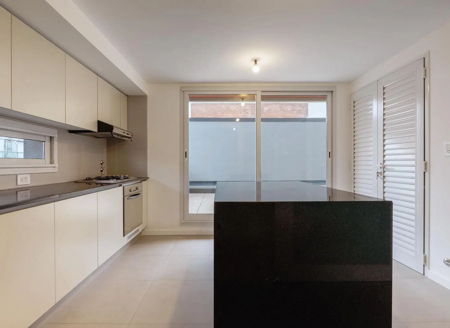 Departamento en venta barrio Martin rosario 3 dormitorios blacon exclusivo patio moderno luminoso 5