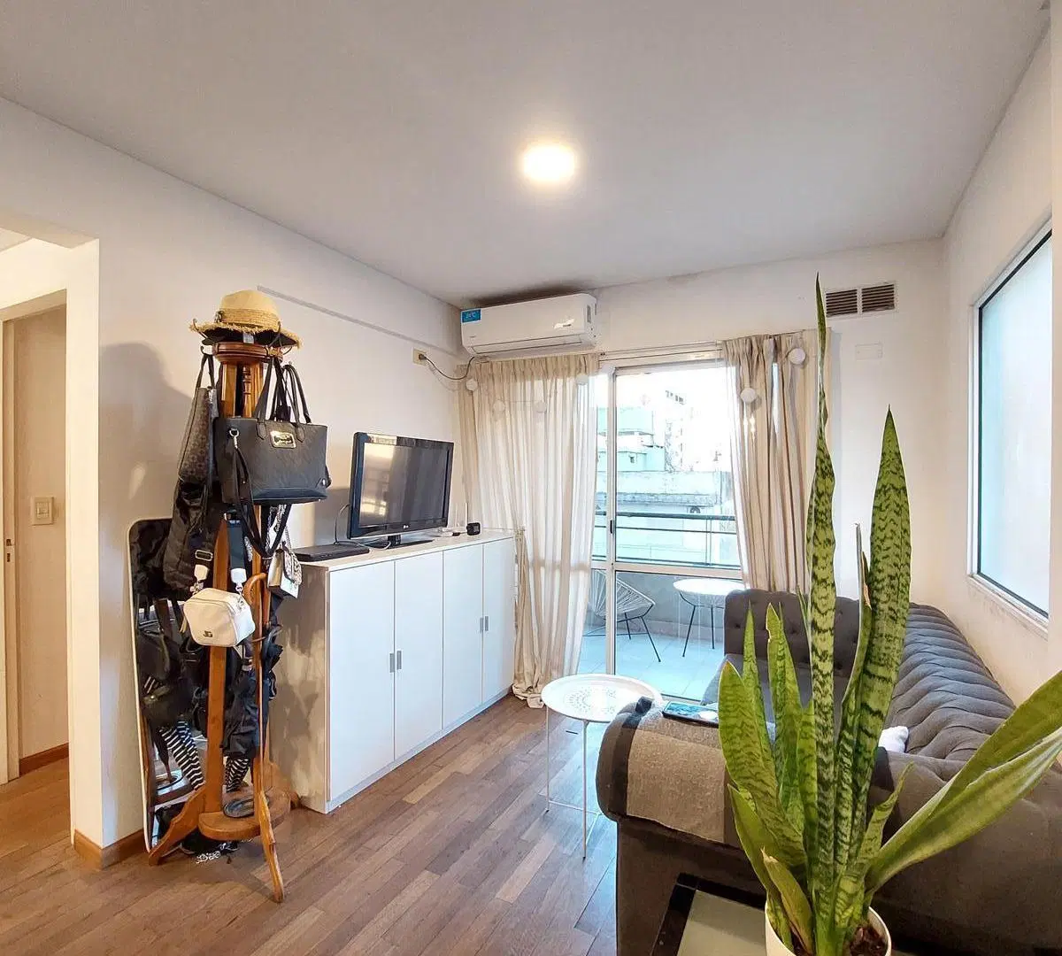 Departamento en alquiler, un dormitorio, moderno, amueblado. 4