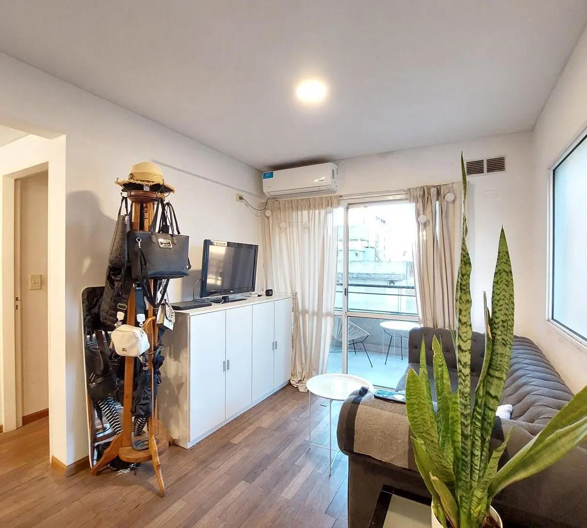 Departamento en alquiler, un dormitorio, moderno, amueblado. 2