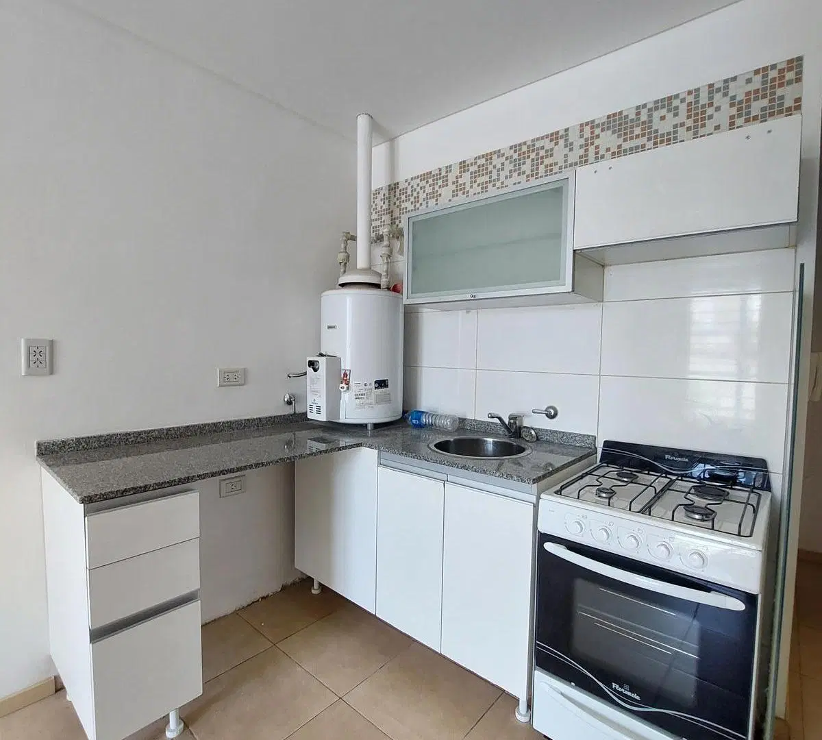 monoambiente en alquiler moderno amplio Echesortu 3
