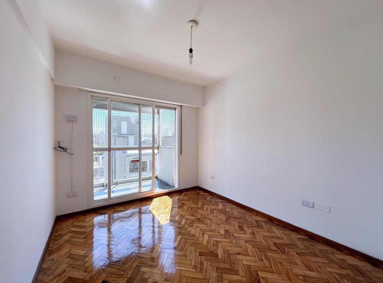 Foto de Departamento venta barrio centro 2 dormitorio balcon frente luminoso, imagen 1