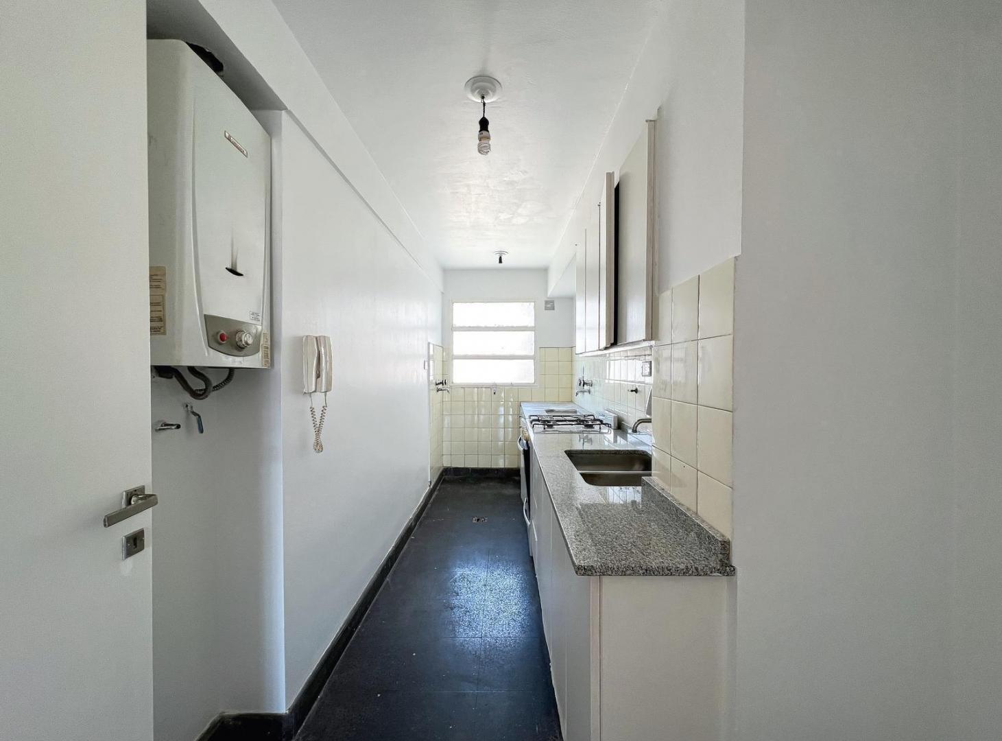 Foto de Departamento venta barrio centro 2 dormitorio balcon frente luminoso, imagen 5