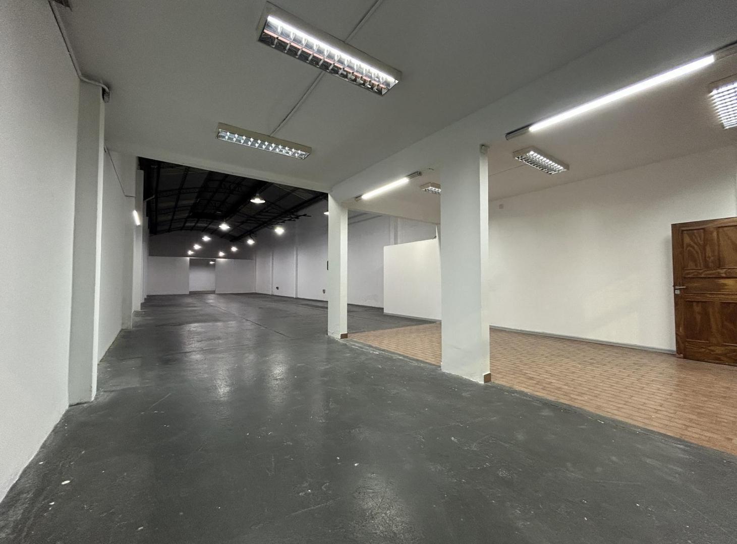 Foto de Local en alquiler en Fisherton, 380 mts2, oficina, impecable, imagen 3