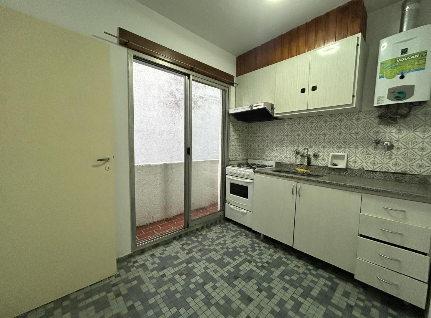Foto de Departamento en alquiler en barrio Martin, acceso por escalera, imagen 2