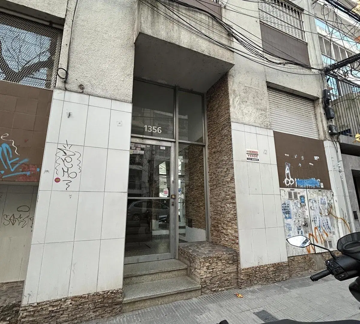 Departamento en alquiler en barrio Martin, acceso por escalera, exelente estado 2