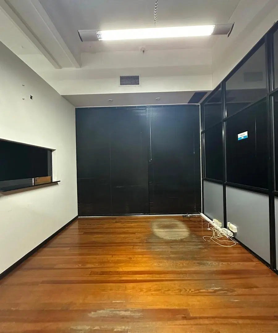 Oficinas en alquiler peatonales, galería Victoria Mall, centro 5
