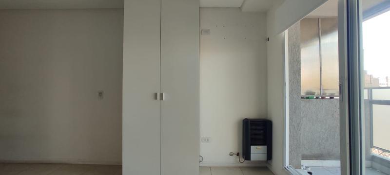 Foto de monoambiente en alquiler moderno barrio abasto con balcón, imagen 1