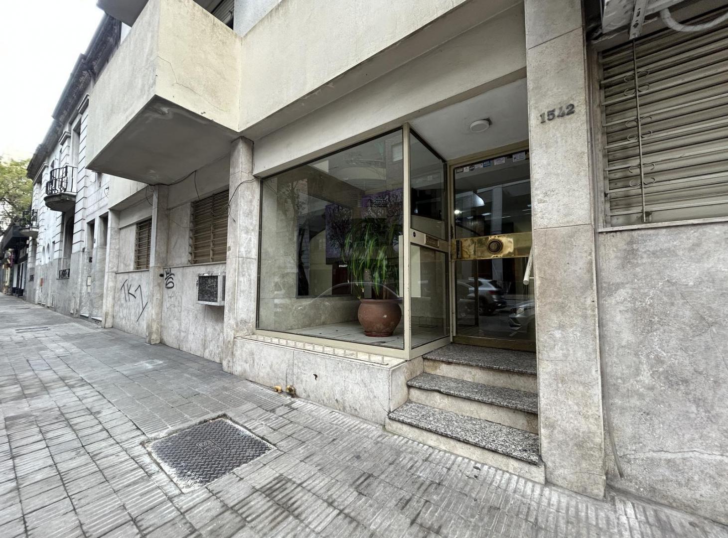 Foto de Departamento en alquiler, un dormitorio, patio, planta baja, centro., imagen 1