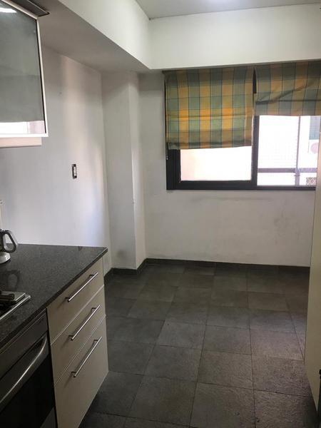 Foto de departamento, dos dormitorios, dos baños, doble balcón, amplio, centro., imagen 1