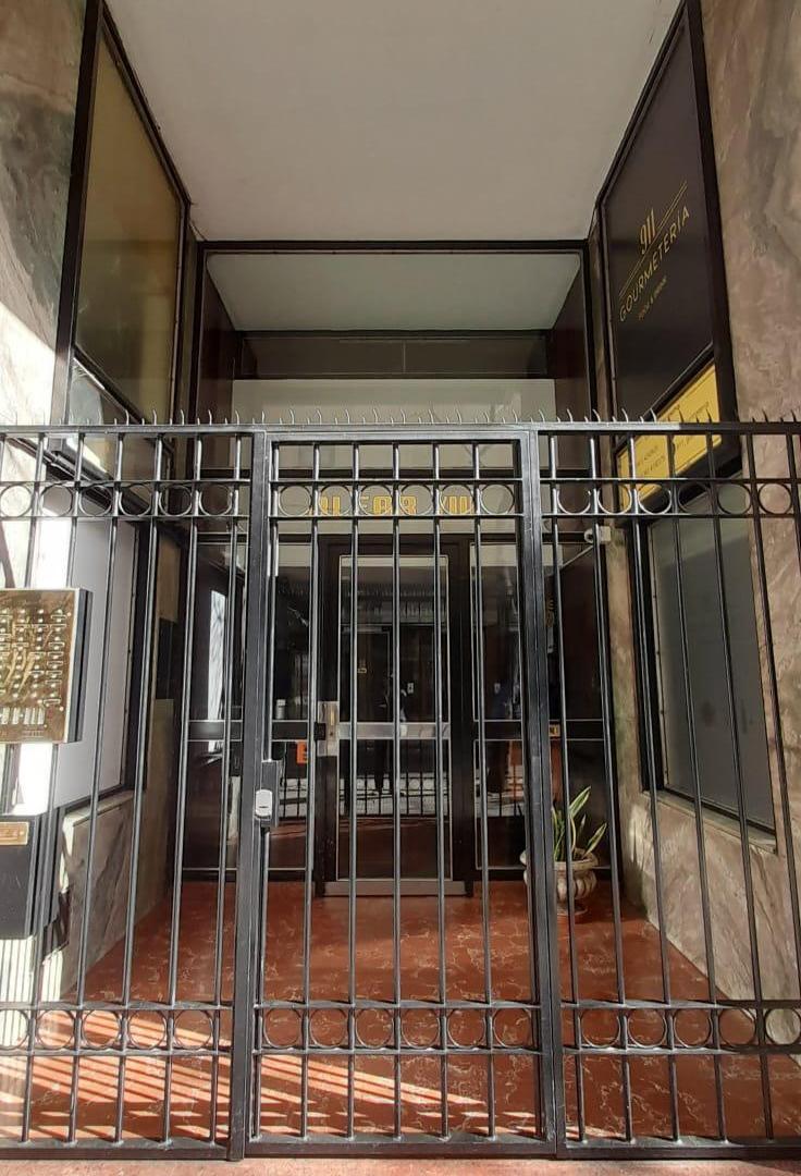 Foto de departamento, dos dormitorios, dos baños, doble balcón, amplio, centro., imagen 4