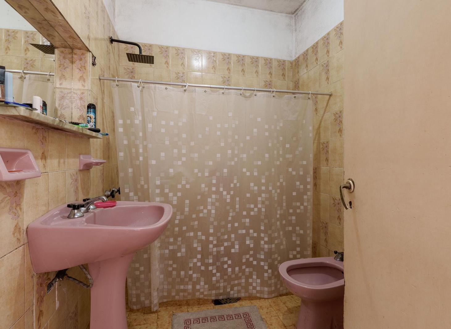 Foto de Venta PH 2 dormitorios con balcón patio y terraza en Alberdi por, imagen 4