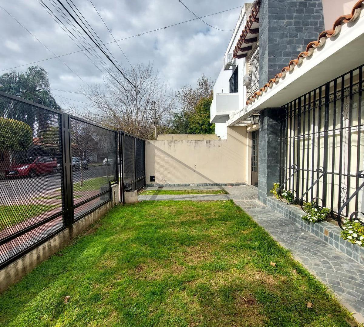 Foto de Casa en alquiler, tres dormitorios, zona norte, cochera, patio, imagen 2