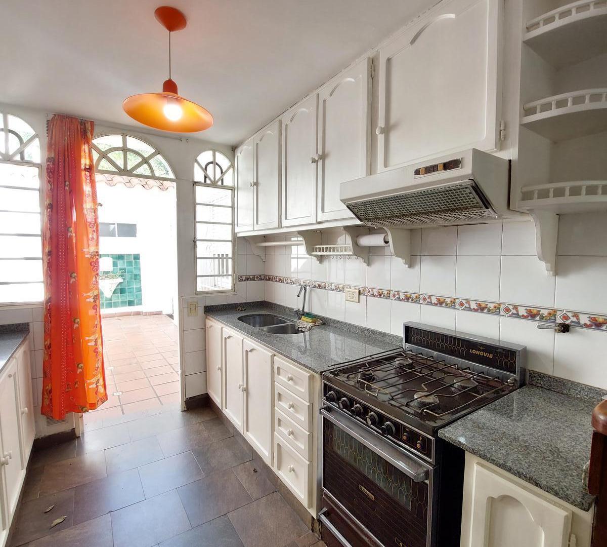 Foto de Casa en alquiler, tres dormitorios, zona norte, cochera, patio, imagen 4