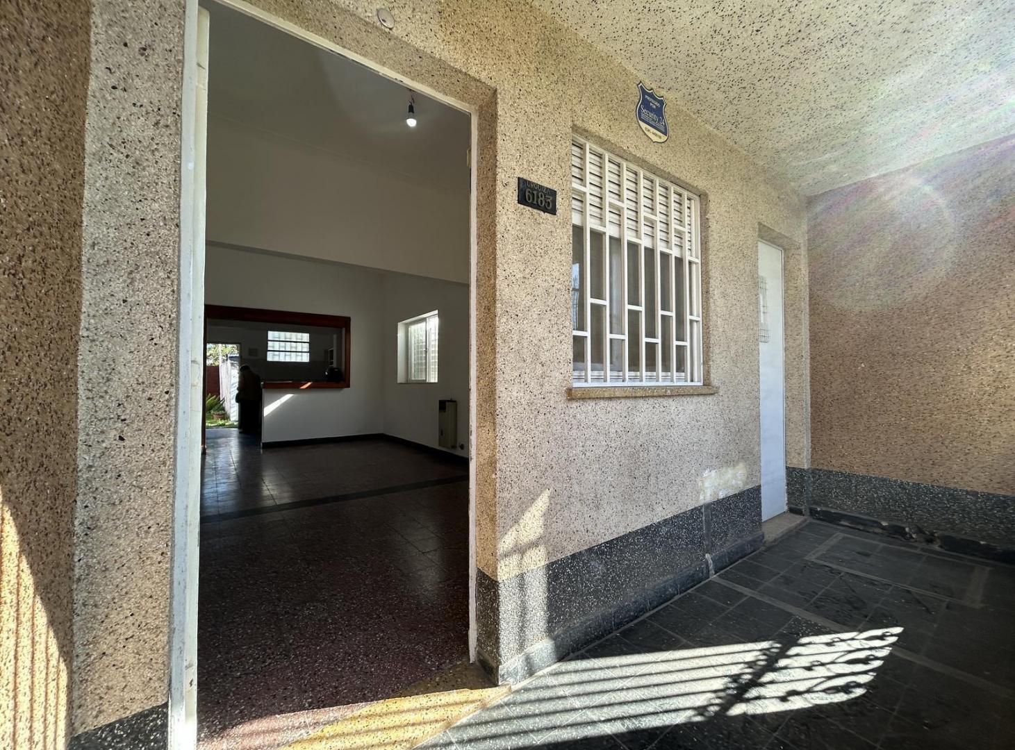 Foto de Casa en alquiler de dos dormitorios + patio, imagen 4