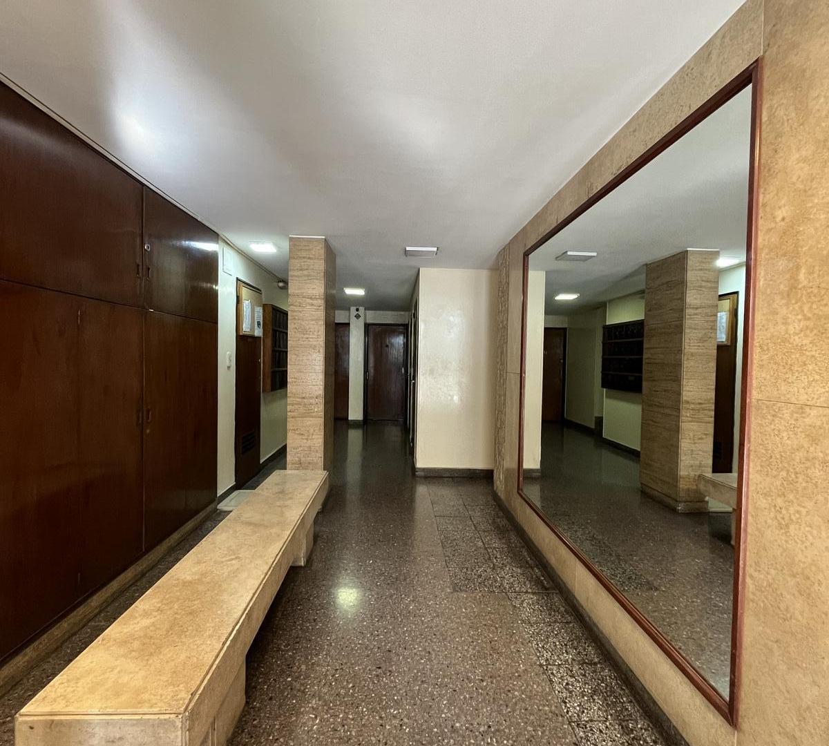 Foto de Departamento en alquiler, tres dormitorios, moderno, amplio, centro, imagen 1