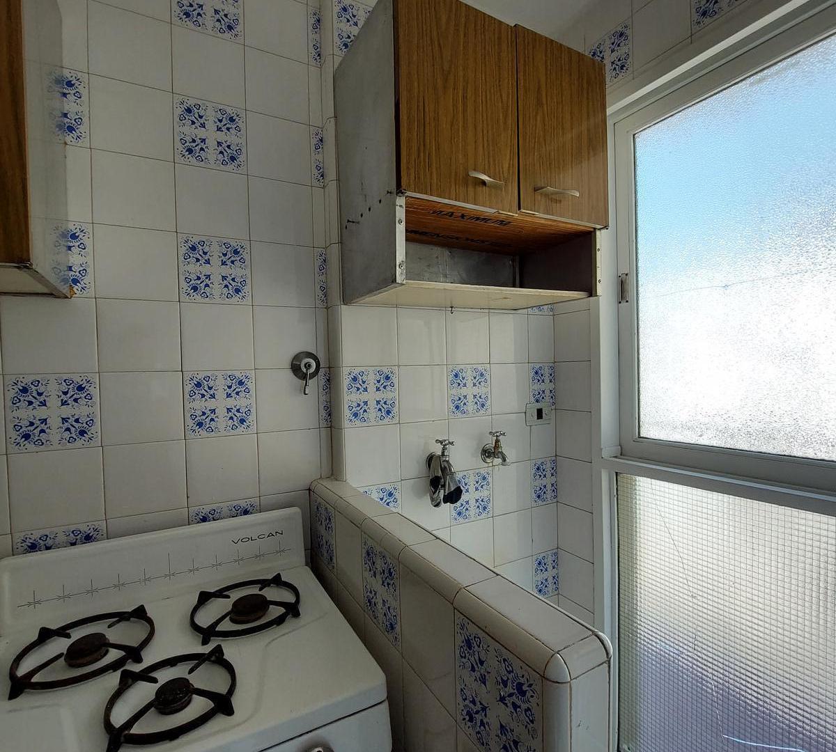 Foto de Departamento en alquiler, dos dormitorios, doble balcón, centro., imagen 3